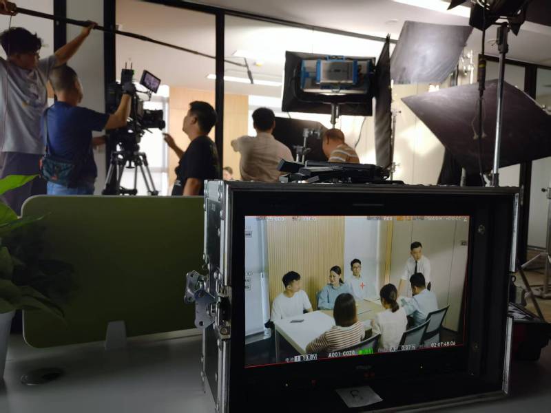 杭州TVC拍摄公司：科技产品视觉化大师，诠释未来感与功能美学